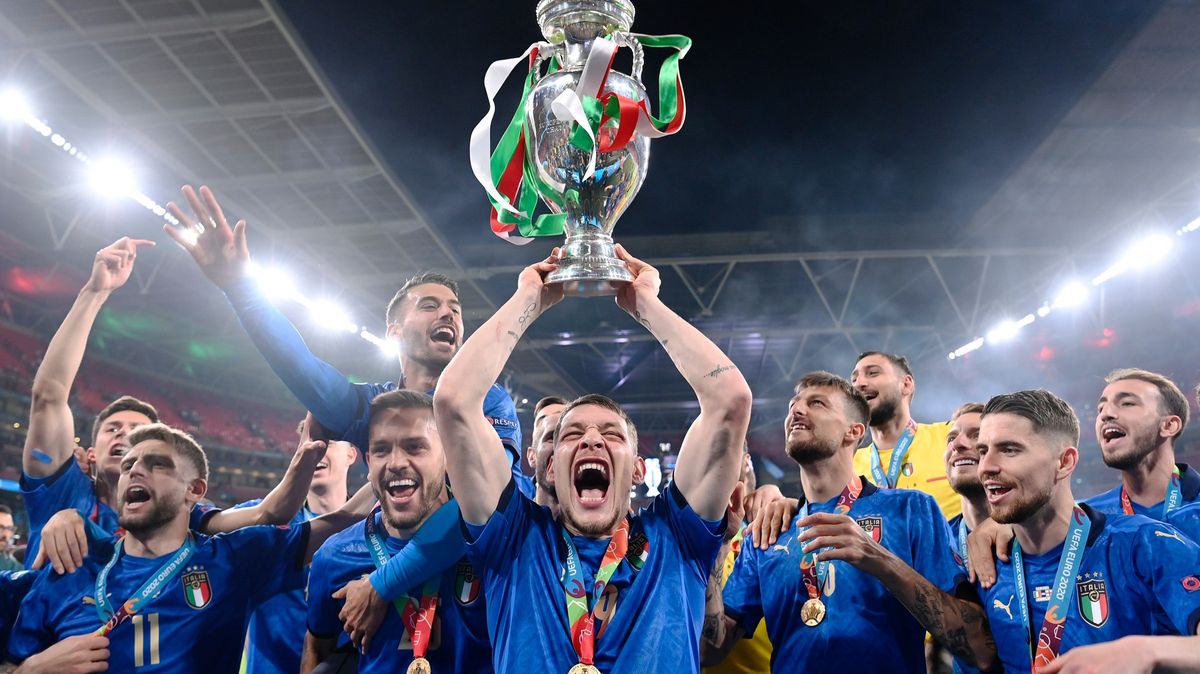 Na finále Euro 2020 se masově šířil covid, nakazilo se přes tři tisíce lidí
